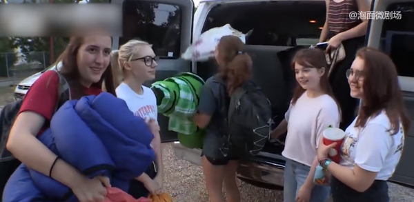 月薪一萬買不起房,美國窮人只能睡在車上,住進停車場!紀錄片 月薪一萬買不起房,美國窮人只能睡在車上,住進停車場!紀錄片