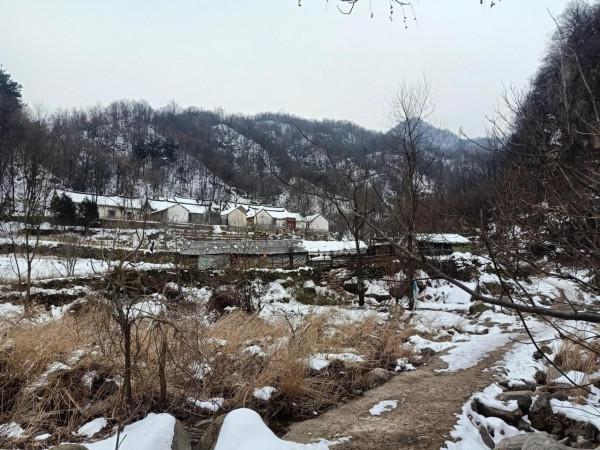 探訪大山深處的原生態村落，現在成無人村，免費徒步的絕佳之地