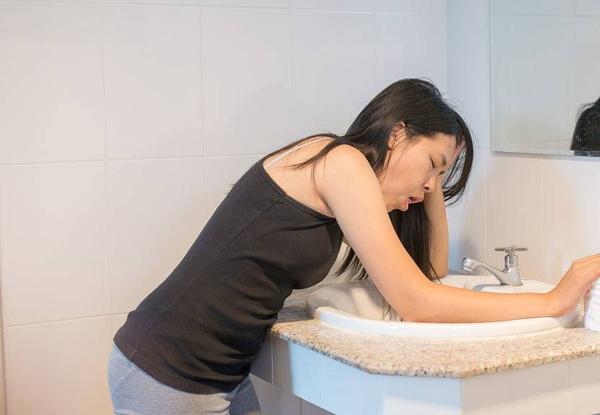 飯後頻繁出現3種異常，胃部健康或許離你越來越遠，早留意