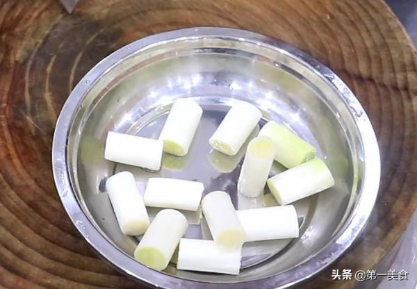 大盤雞要不要先焯水？很多人都做錯了，難怪不好吃，廚師長教你做