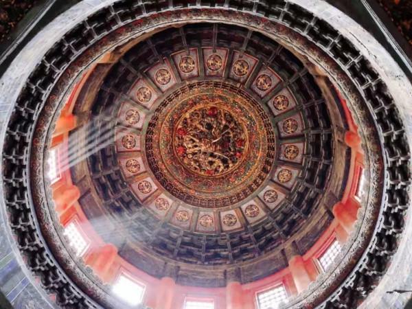 對不起，看見你我就想到“乾隆花瓶”