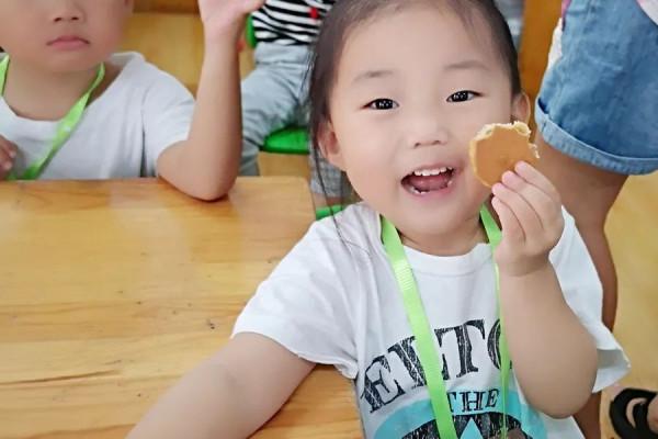 月團圓,人團圓 月團圓,人團圓