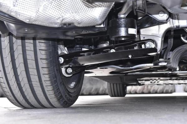 實拍全新寶馬5系，全系2.0T+8AT，家用、運動均兼顧，值得選嗎？