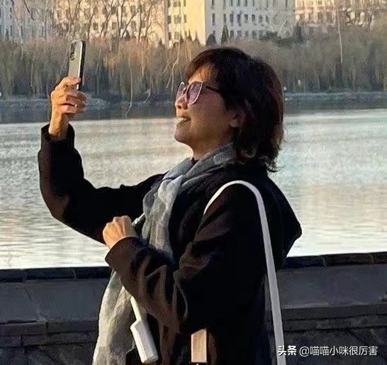 年過50歲，無兒無女的5位女名人，丁克背後有成功也有遺憾