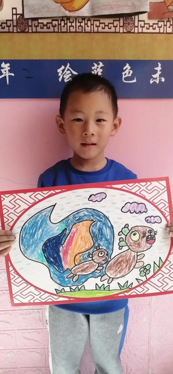 兒童畫，中秋節繪畫作品，彩鉛，卡紙畫。讓孩子自己去畫，孩子內