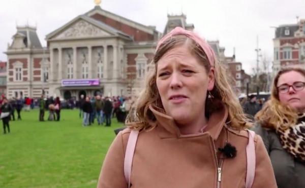 荷蘭爆發反封鎖遊行,稱";待在家更易生病";?警方放警犬趕人 荷蘭爆發反封鎖遊行,稱";待在家更易生病";?警方放警犬趕人