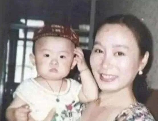 著名演員周野芒：與奚美娟離婚後，火速再婚瓊女郎，兒子不跟他姓