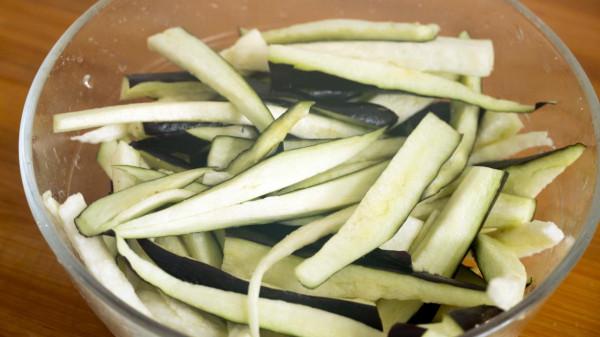 孩子放假，一家人的早中晚餐食譜，葷素搭配營養均衡，頓頓都吃光