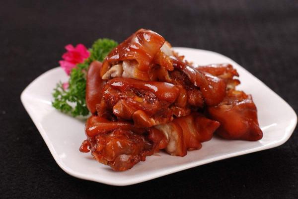 叉燒肉、東坡肘子以及滷豬蹄，四款豬肉家常菜，趕快學起來吧