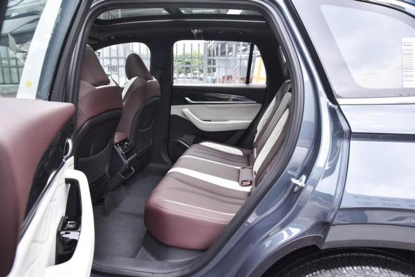 面子裡子都有，星越L全系2&period;0T動力，內飾豪華，不足14萬起