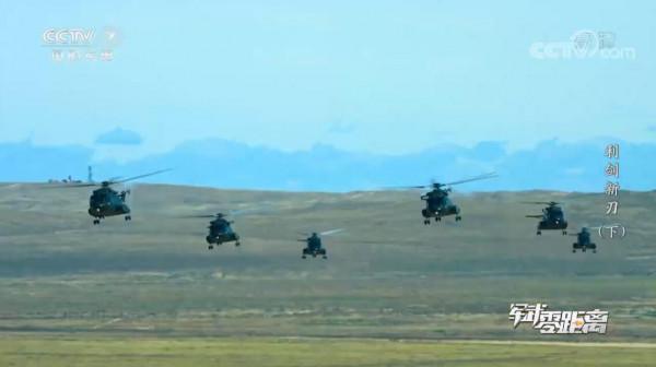 直-8L、直-20大機群罕見同時亮相演兵場，運載空突步兵攻城掠地，場面震撼