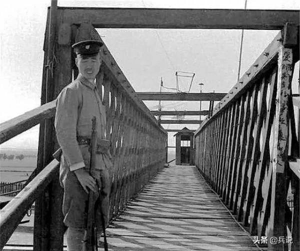 縣大隊夜襲偽軍司令部，一箭三雕營救關押幹部，自身零傷亡