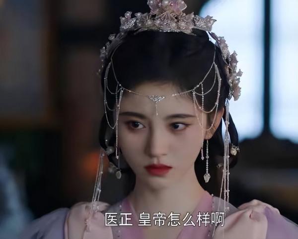 古裝女神也有“雷人”時？迪麗熱巴多次中招，劉亦菲也未能倖免