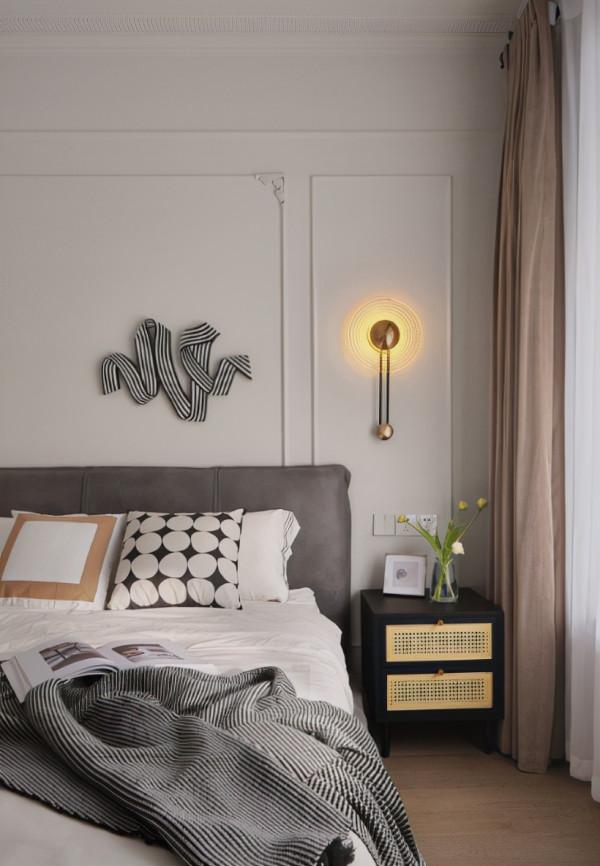 130㎡混搭風三居室，高顏值石膏線強勢入鏡，“看”為觀止