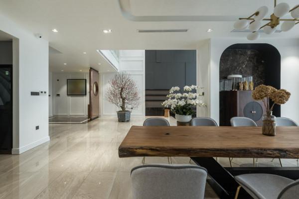 住複式，怎能少了挑空6米的客廳，效果那叫一個大氣，高生活質量