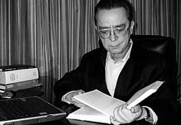 顏值逆天卻不屑一顧，紮根油田五十多年，默默無聞的混血科學家