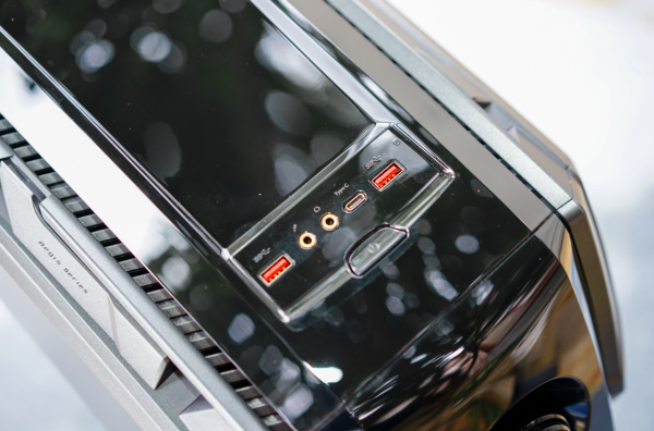 幫小夥伴搞了臺4萬元的桌上型電腦是什麼體驗？微星宙斯盾Ti5上手把玩