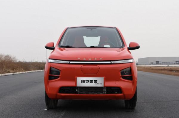 車雖小功能卻很豐富，續航138公里，靜態體驗新款朋克美美