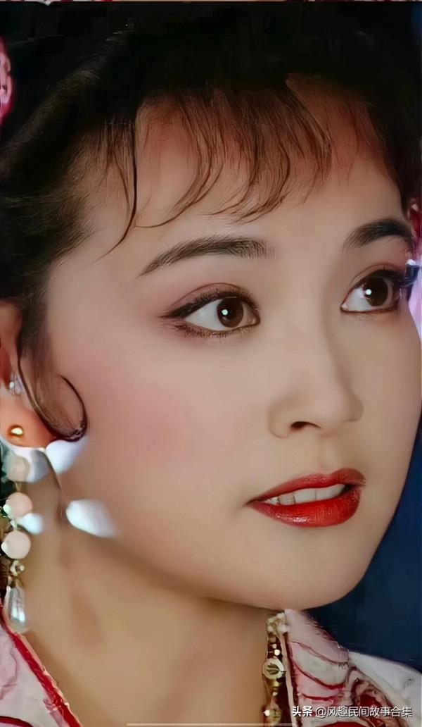 劉曉慶演飾武媚娘，氣質優雅百看不厭