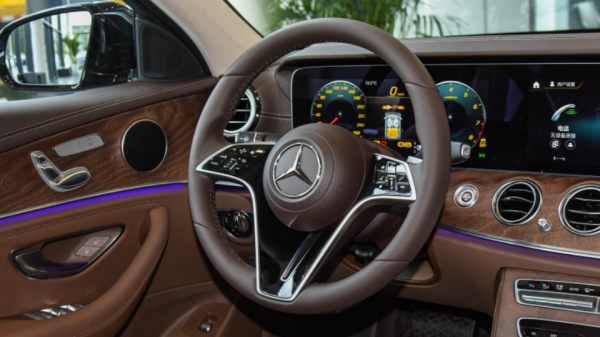 老款庫存清完,8千優惠也沒了,賓士E級為啥不愁賣? 老款庫存清完,8千優惠也沒了,賓士E級為啥不愁賣?