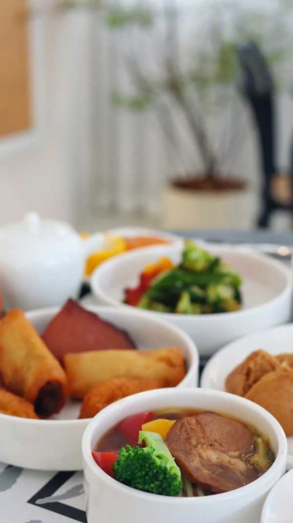 杭州民宿圈又一新作!270°落地玻璃躺看茶園,私享西湖邊避世秘境 杭州民宿圈又一新作!270°落地玻璃躺看茶園,私享西湖邊避世秘境