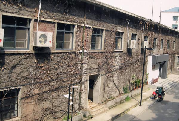 內蒙古唯一步槍軍工廠,十四年生產17萬支,後經搬遷老廠廢棄 內蒙古唯一步槍軍工廠,十四年生產17萬支,後經搬遷老廠廢棄