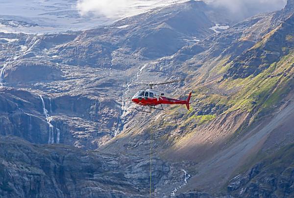 地球在自轉，直升機懸停12小時後，會到地球另一邊嗎？