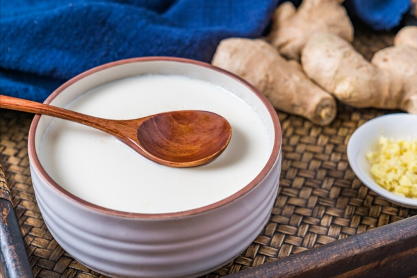 做姜撞奶時,掌握3個要點,香甜嫩滑如布丁,女人冬天吃驅寒暖胃 做姜撞奶時,掌握3個要點,香甜嫩滑如布丁,女人冬天吃驅寒暖胃