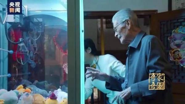 放棄專利，還救命藥以低價的院士爺爺新年走紅