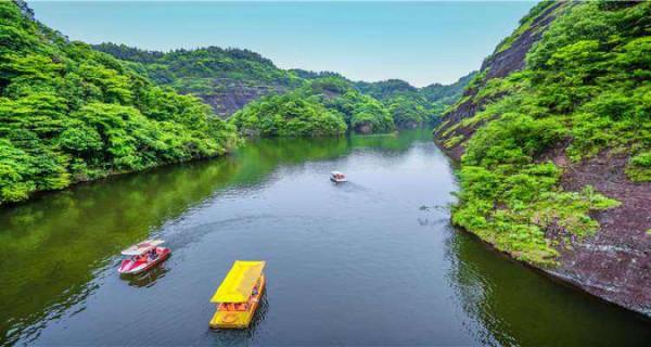 江西一冷門景區，因附近有兩座如鍾似鼓的山得名，景美卻少為人知