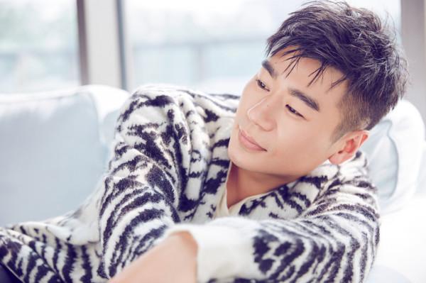 “軍旅硬漢”徐佳：一路奮鬥成演員，41歲還未婚，低調到無人問津