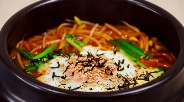 天氣寒冷，碰到這麵條，我絕不手軟，吃一碗渾身暖烘烘