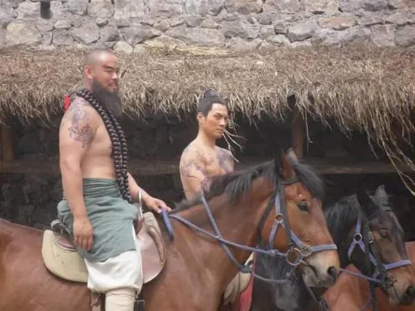 山東版和央視版“武松”放在一起,差距出來了 山東版和央視版“武松”放在一起,差距出來了