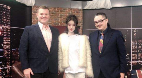 “真人芭比”周楚娜：2年半歷經100多次手術，一張臉抵一輛跑車