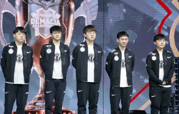 三支至臻全華班前5！外媒給LPL新賽季隊伍排名，IG排在第15