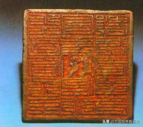 修葺老房發現鏽跡斑斑銅印,文物徵集上交,專家:這就是九疊文印 修葺老房發現鏽跡斑斑銅印,文物徵集上交,專家:這就是九疊文印