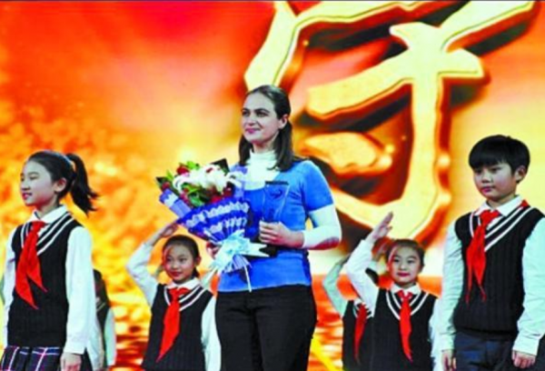 感動中原的烏克蘭媳婦:生下3子後丈夫早逝,留在中國撐起了全家 感動中原的烏克蘭媳婦:生下3子後丈夫早逝,留在中國撐起了全家