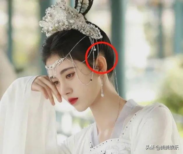 鞠婧禕代言假髮,沈夢辰楊冪玩梗,她們把自黑玩明白了 鞠婧禕代言假髮,沈夢辰楊冪玩梗,她們把自黑玩明白了