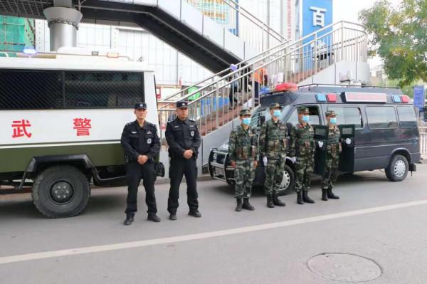 “迷彩式”週末軍營