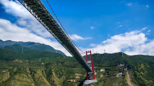 川西海拔最高最大最藍的海子——亞莫措根