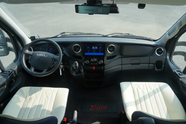 最新底盤搭配航空座椅,豪華內飾,賽德獵鷹2號G系列房車 最新底盤搭配航空座椅,豪華內飾,賽德獵鷹2號G系列房車