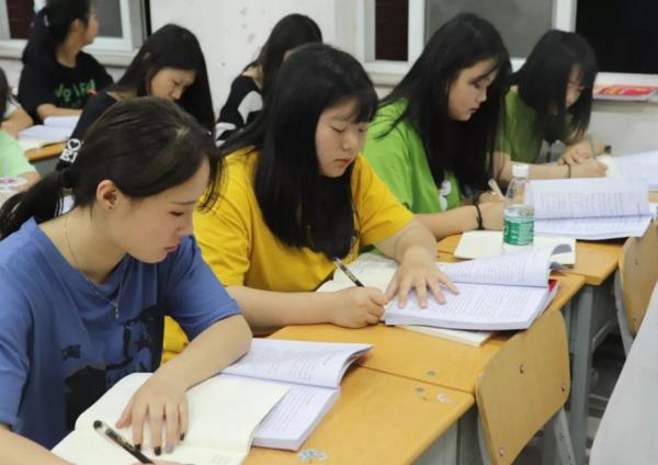 大學裡“坑人”的專業,不僅學習難度大,就業也十分困難 大學裡“坑人”的專業,不僅學習難度大,就業也十分困難