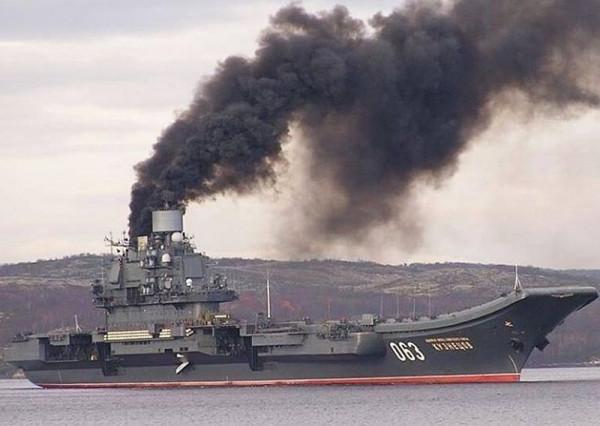 遼寧艦一小時耗油25噸，航行中燃油不足如何補給？