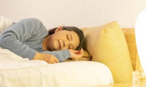 上年紀後疾病加速爆發!牢記“不睡兩覺,遠離兩水”,為長壽助力 上年紀後疾病加速爆發!牢記“不睡兩覺,遠離兩水”,為長壽助力