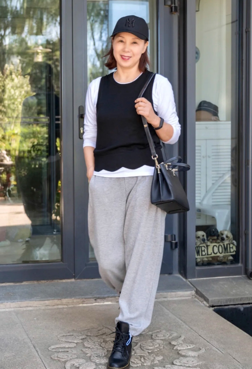 65歲微胖奶奶真會穿,秋季用4雙鞋提升時髦感,越老越有優雅範 65歲微胖奶奶真會穿,秋季用4雙鞋提升時髦感,越老越有優雅範