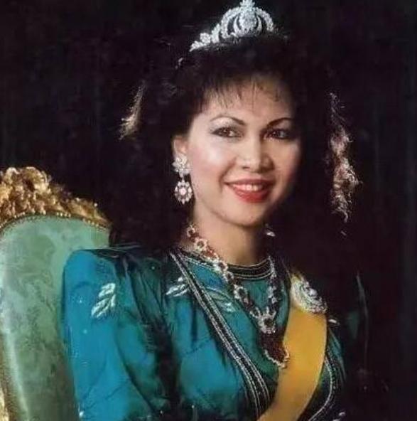 汶萊王后：嫁身家700億表哥，&OpenCurlyDoubleQuote;趕走&rdquo;2個美貌王妃，穩坐中宮56年