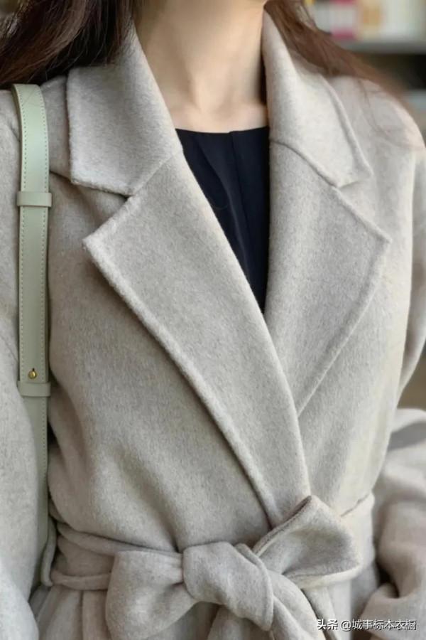 大衣迷茫凌亂，其實非常建議大家選擇經典不過時的低飽和度顏色