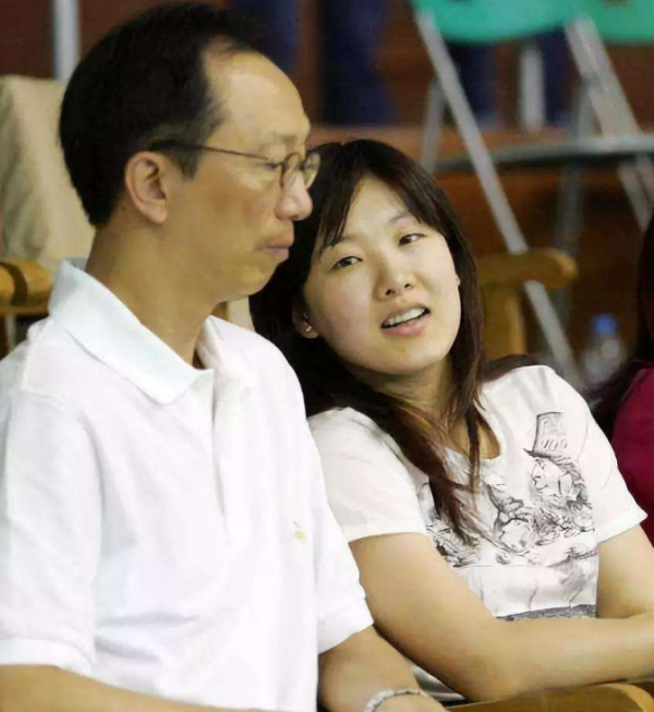 從“世界冠軍”到“豪門闊太”，伏明霞的反轉人生