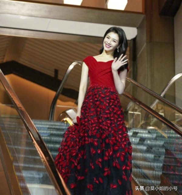 嫁豪門的10位女星：有人幫著還債，有人被兒子看不起，黎姿最幸福