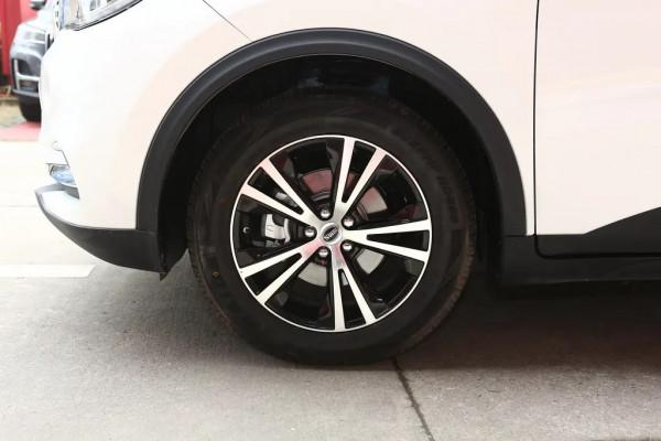 五菱宏光S3對比斯威X7，國產中型SUV如何選擇？